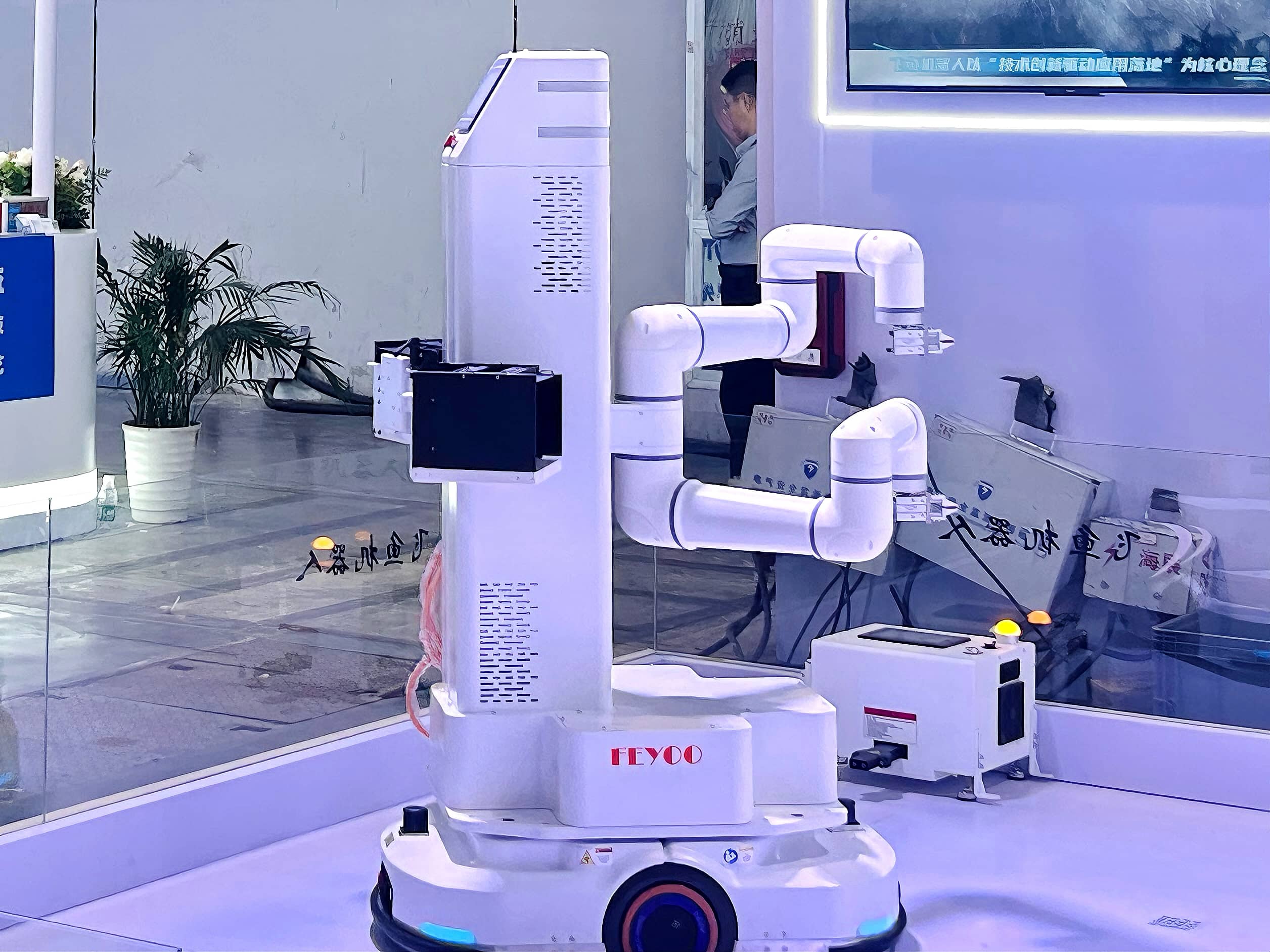 輪式雙臂潔凈室機器人開發成功，助力高端制造智能化升級